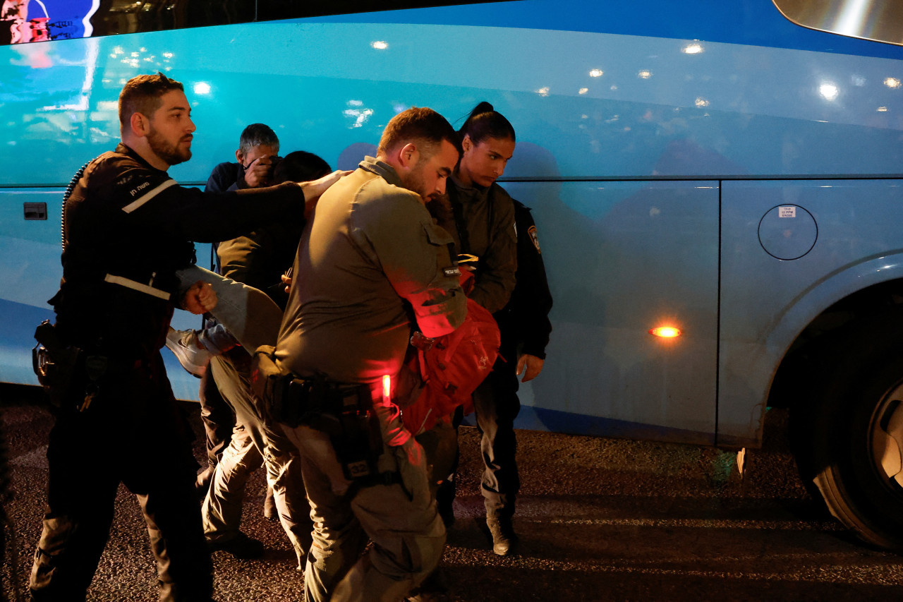 Detenidos en la marcha en Israel por la liberación de los rehenes. Foto: Reuters.