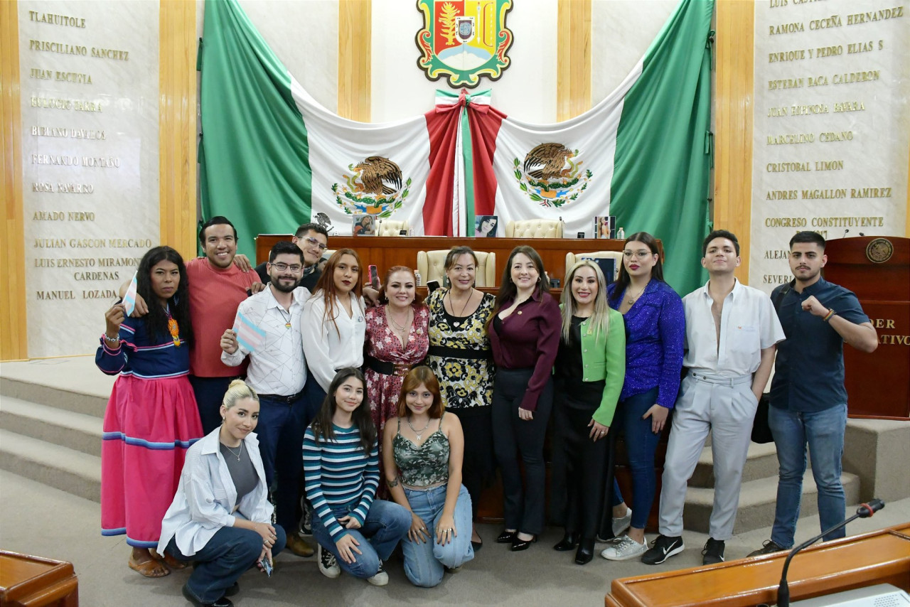 Sanción de la Ley Paola Buenrostro en Nayarit, tipificación del transfeminicidio. Foto @YaajMexico.