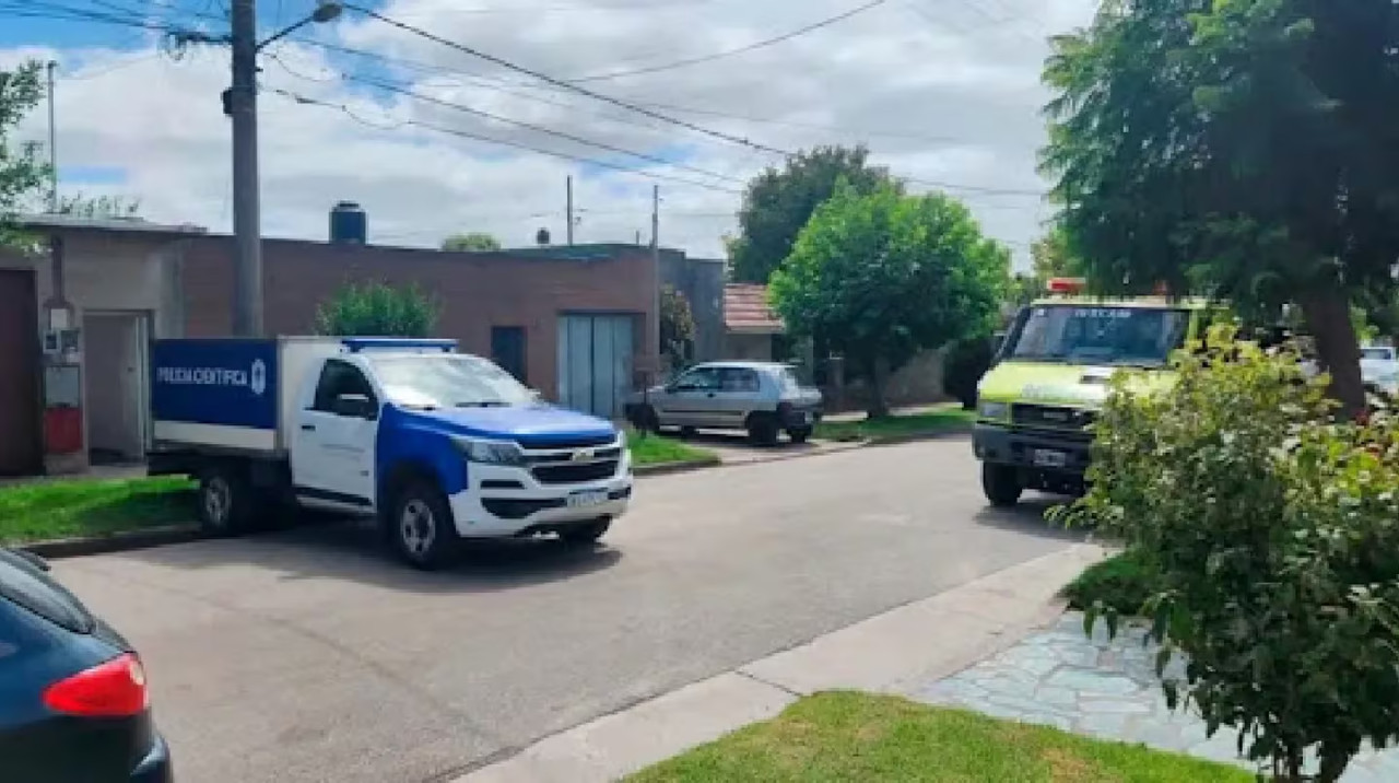 Encontraron un cadáver en el techo de una casa en Mar del Plata. Foto: Informese Primero