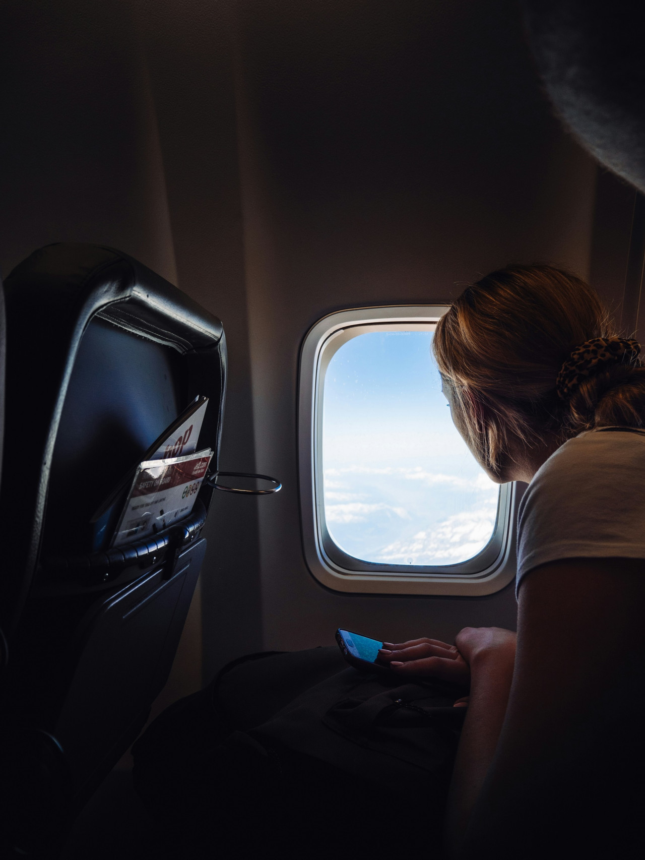 Viajar en avión. Foto Unsplash.