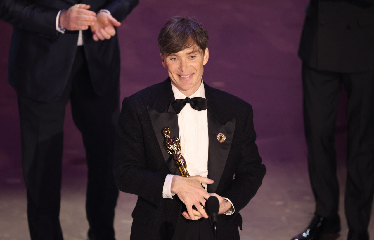 Cillian Murphy en los Oscars 2024. Foto: Reuters.