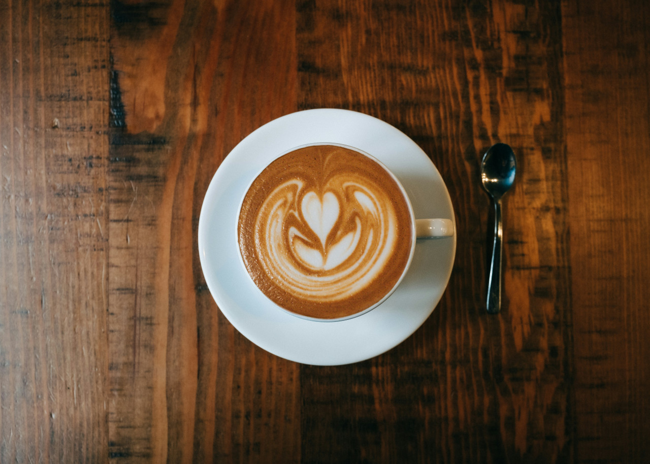 Flat White, café de especialidad. Foto: Unsplash.