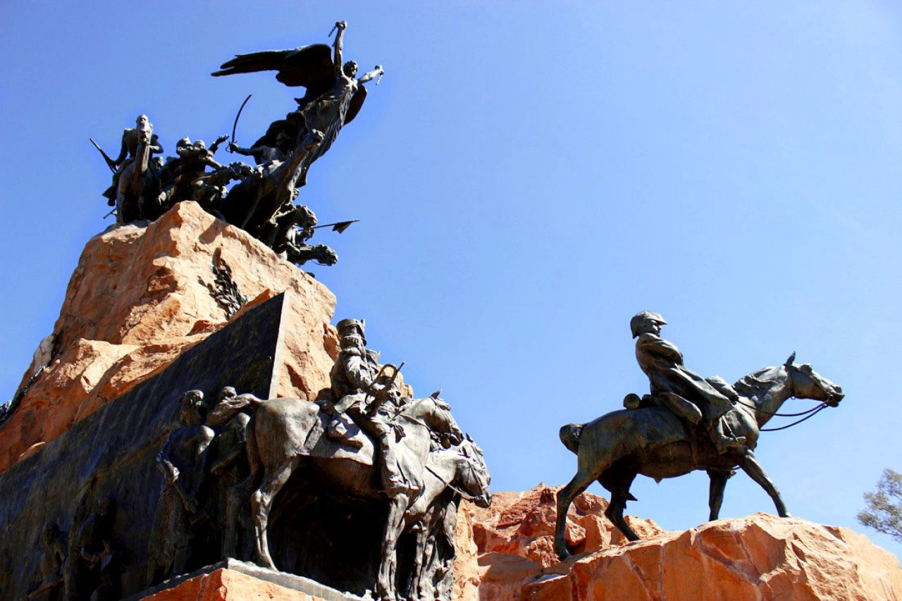 Cerro de la Gloria, en Mendoza. Foto: Cámara de Turismo de Mendoza.