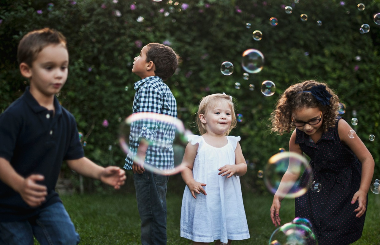 Niños. Foto: Unsplash.