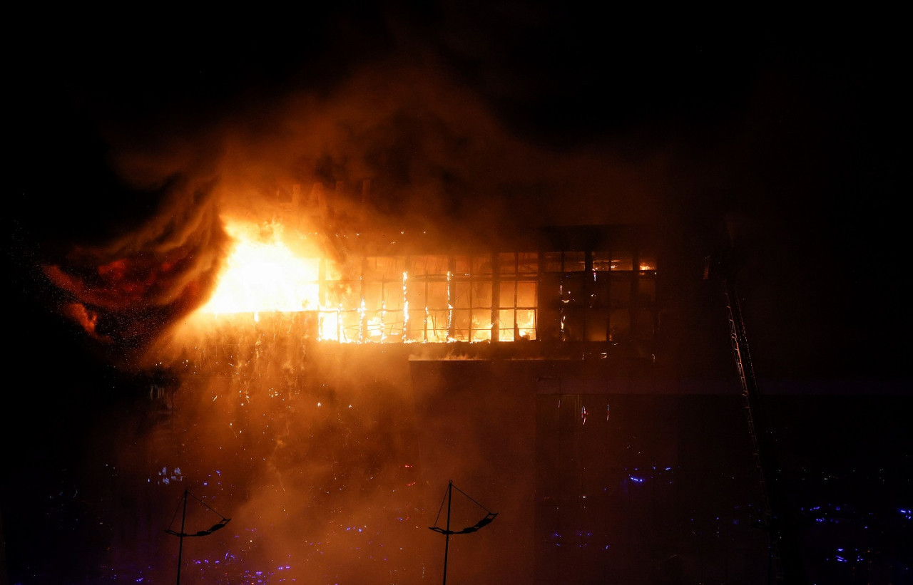 Tiroteo e incendio en Rusia. Foto: Reuters.