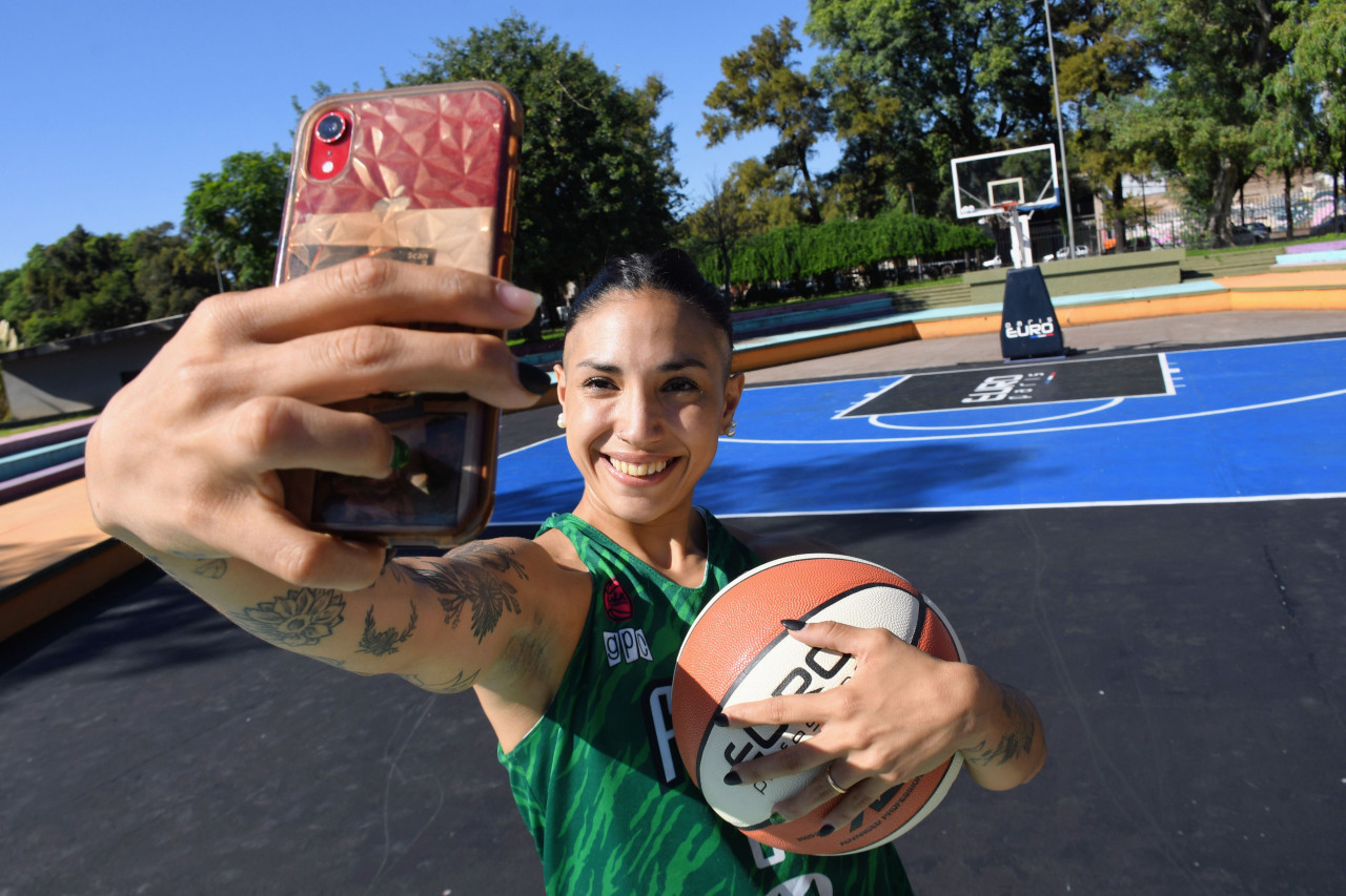 Mica González, jugadora de básquet. Foto: Juan José García.