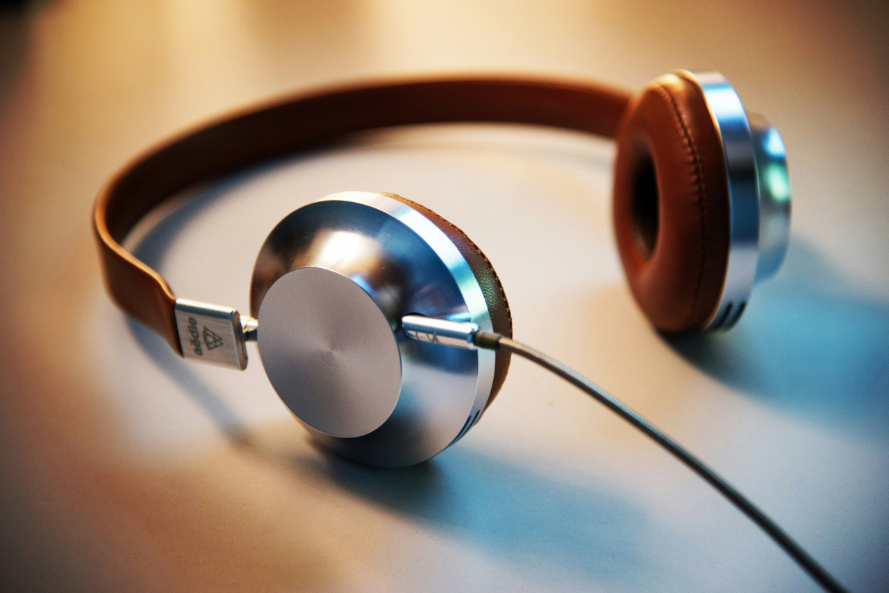 Música, auriculares, canciones. Foto: Unsplash.