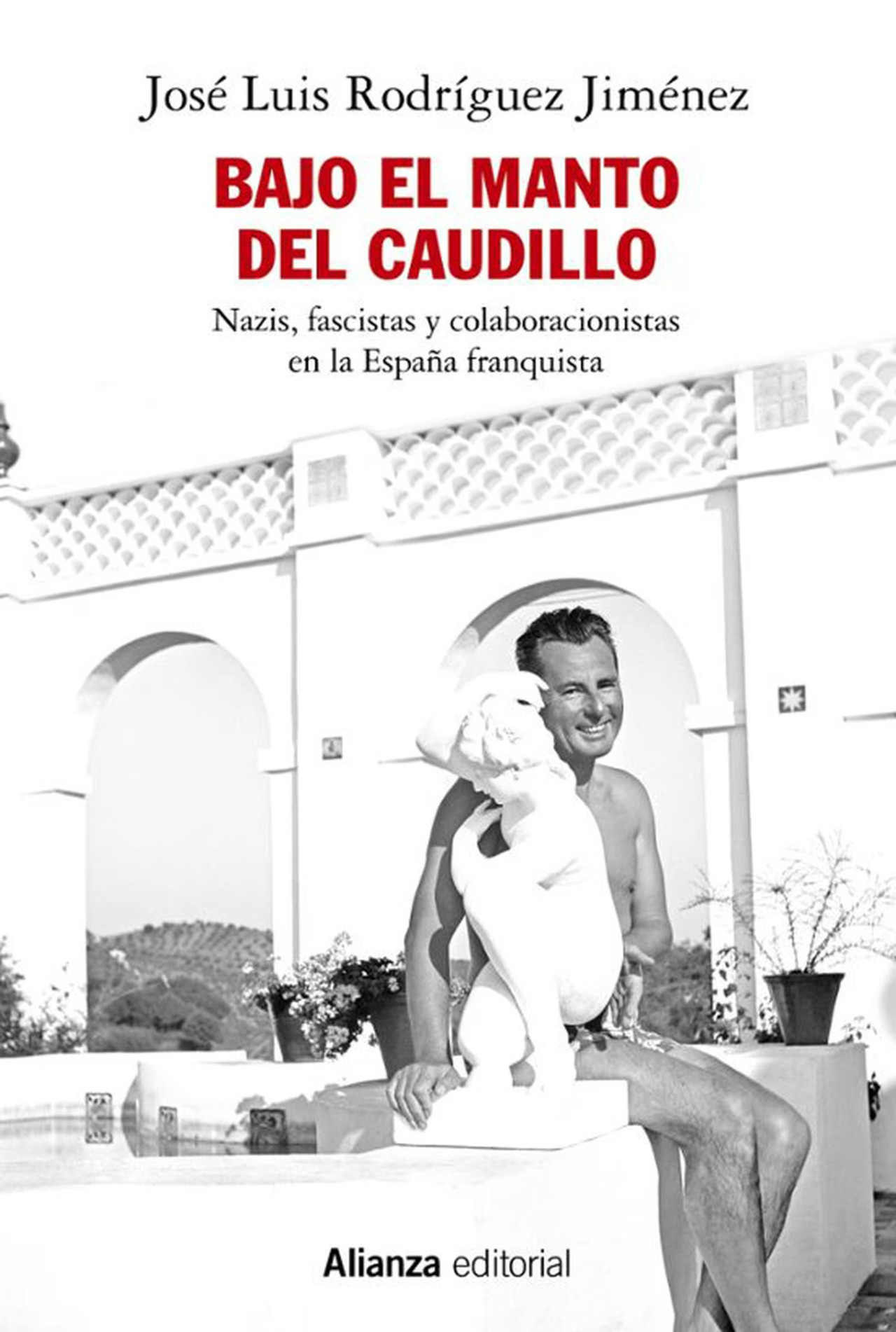 Tapa del libro "Bajo el Manto del Caudillo". Foto: Alianza.