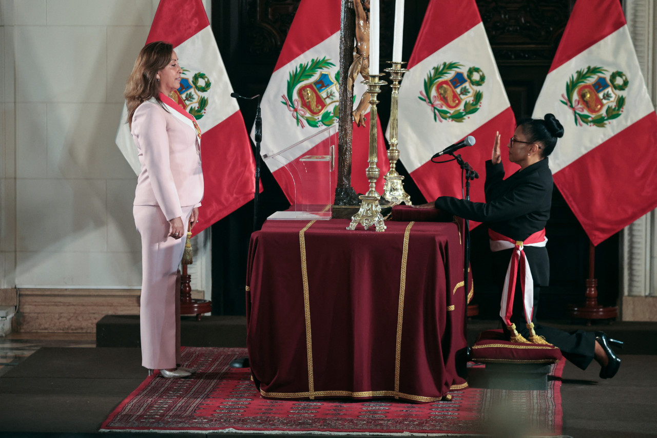 Dina Boluarte cambia a miembros de su gabinete. Foto: Reuters.