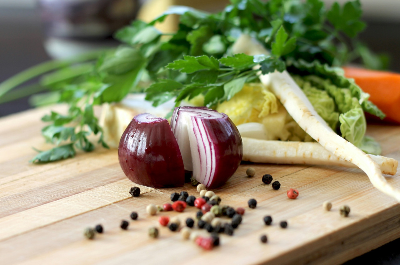 Vegetales, verduras, frutas, heladera. Foto Unsplash.