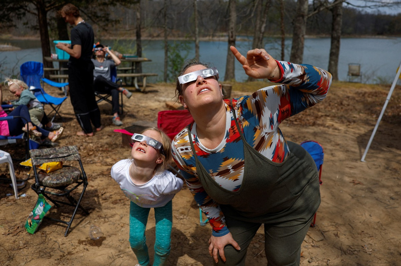 Gafas para el Gran Eclipse Americano. Foto: Reuters.