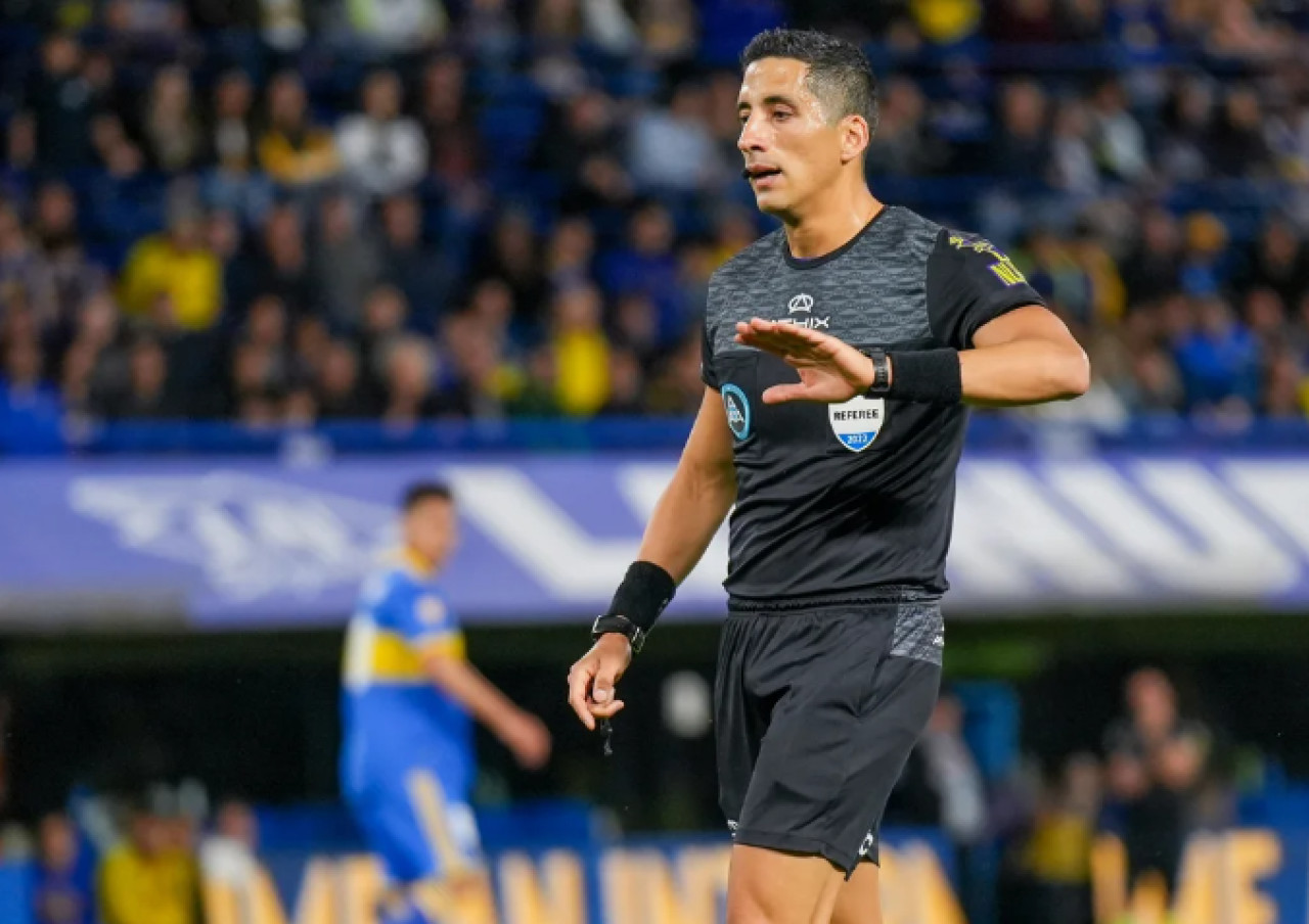 Falcón Pérez dirigió el último Superclásico en el Monumental. Foto: NA