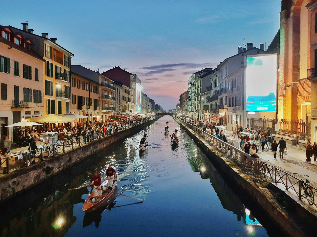 Navigli es uno de los barrios más concurridos donde se implementará la medida. Foto: Unsplash.