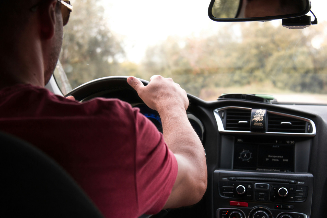 Trámites para la transferencia de un automóvil. Foto: Unsplash.