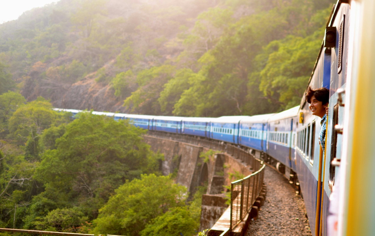 Viaje en tren. Foto: Unsplash