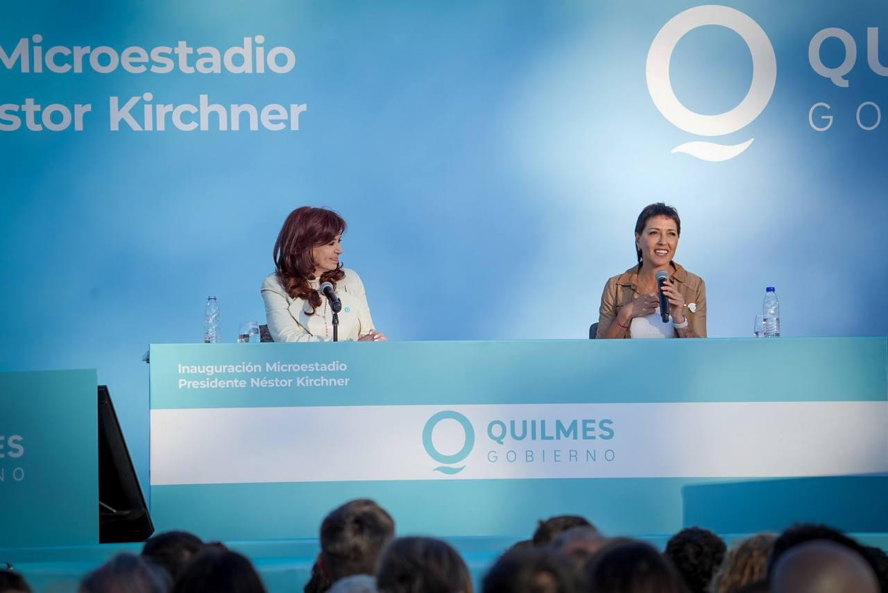 Cristina Kirchner y Mayra Mendoza.