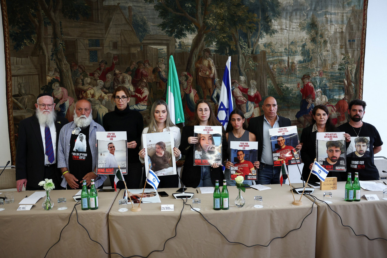 Foro de familiares de rehenes. Foto: Reuters.