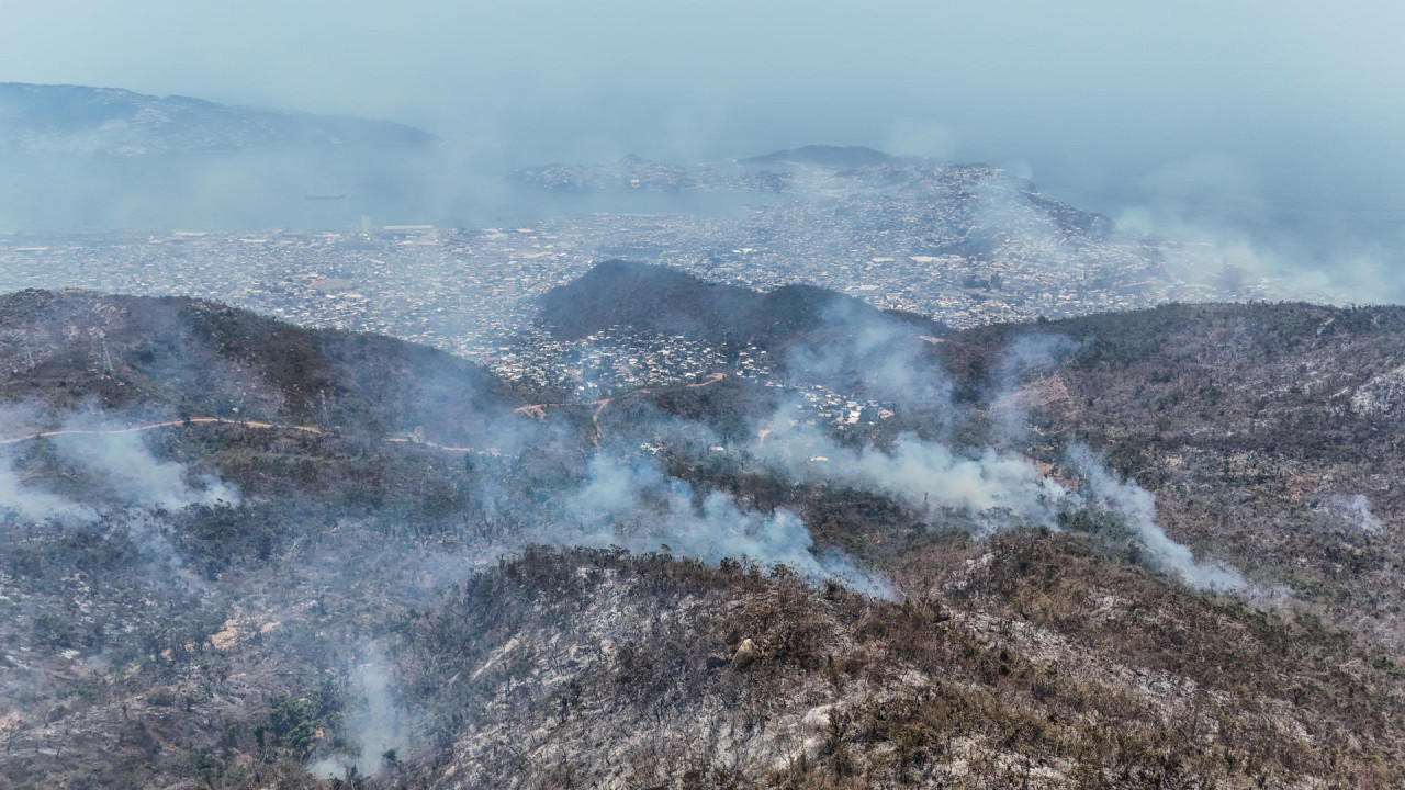 Incendios forestales azotan a la ciudad mexicana de Acapulco. Foto EFE.