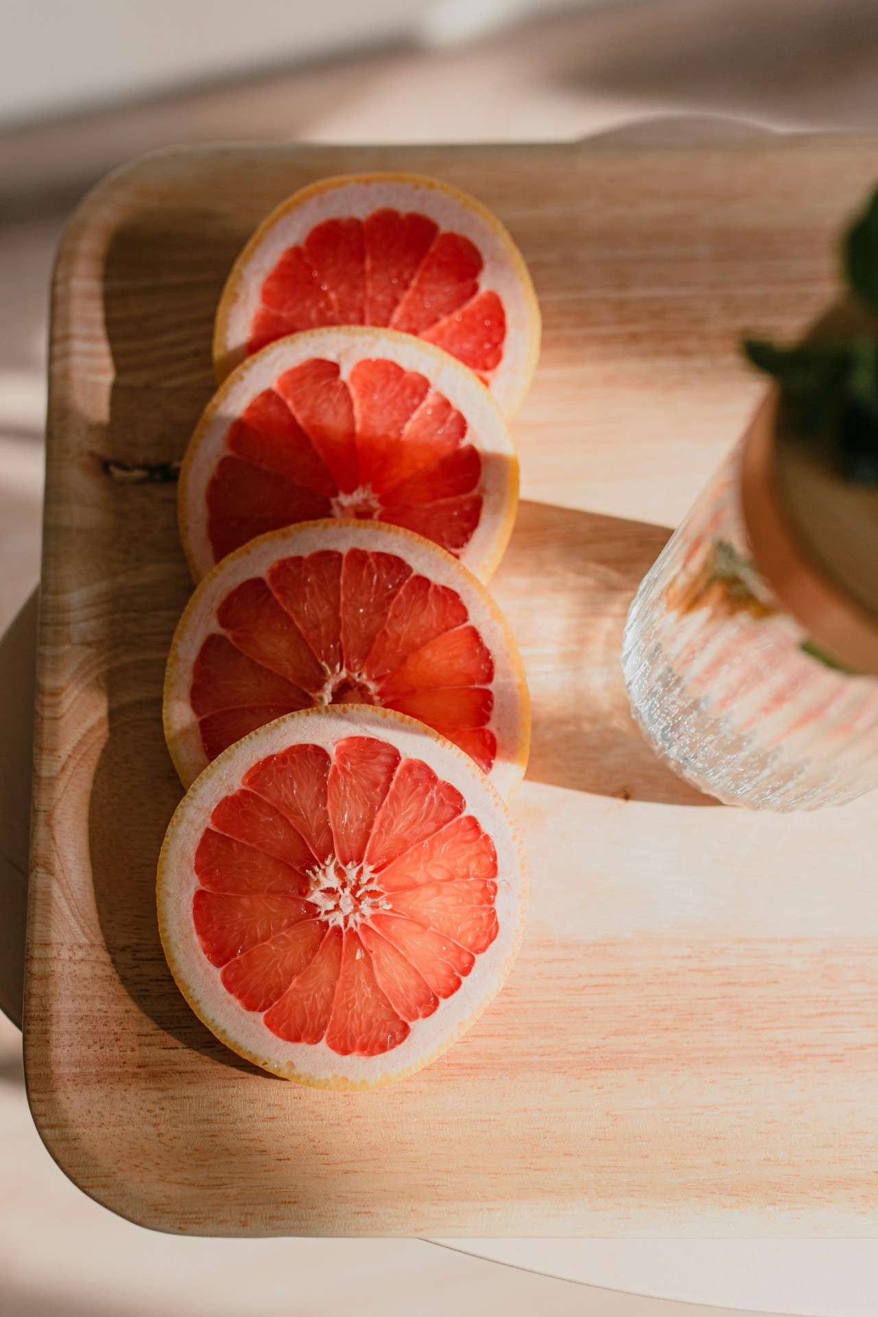 Pomelo, fruta. Foto Unsplash.