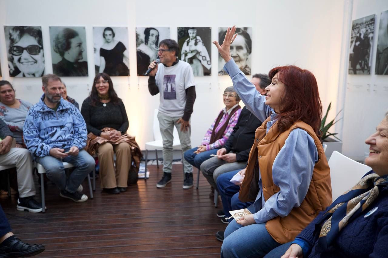 Cristina Fernández de Kirchner participó en la entronización de la  Virgen de Luján en el Instituto Patria.