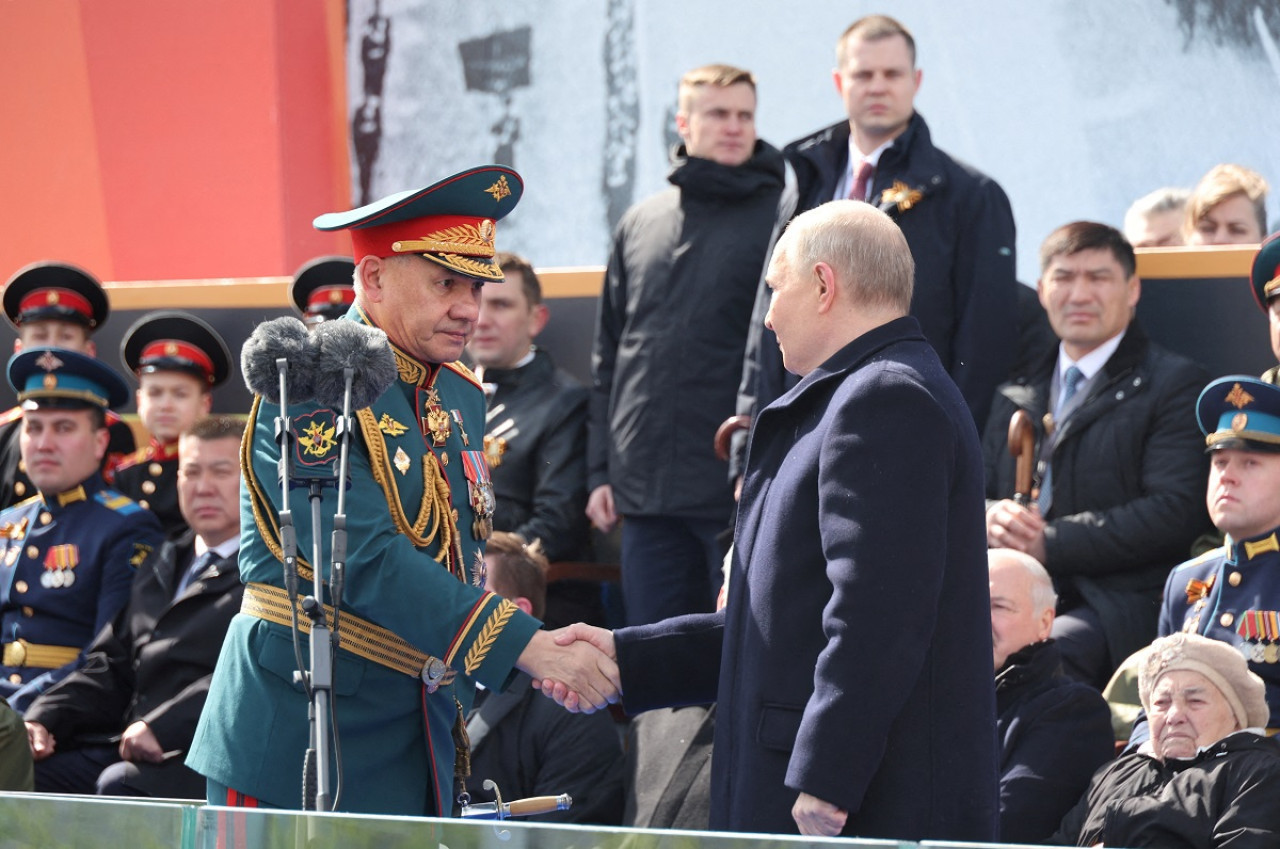 Serguéi Shoigú y Vladímir Putin. Foto: Reuters.