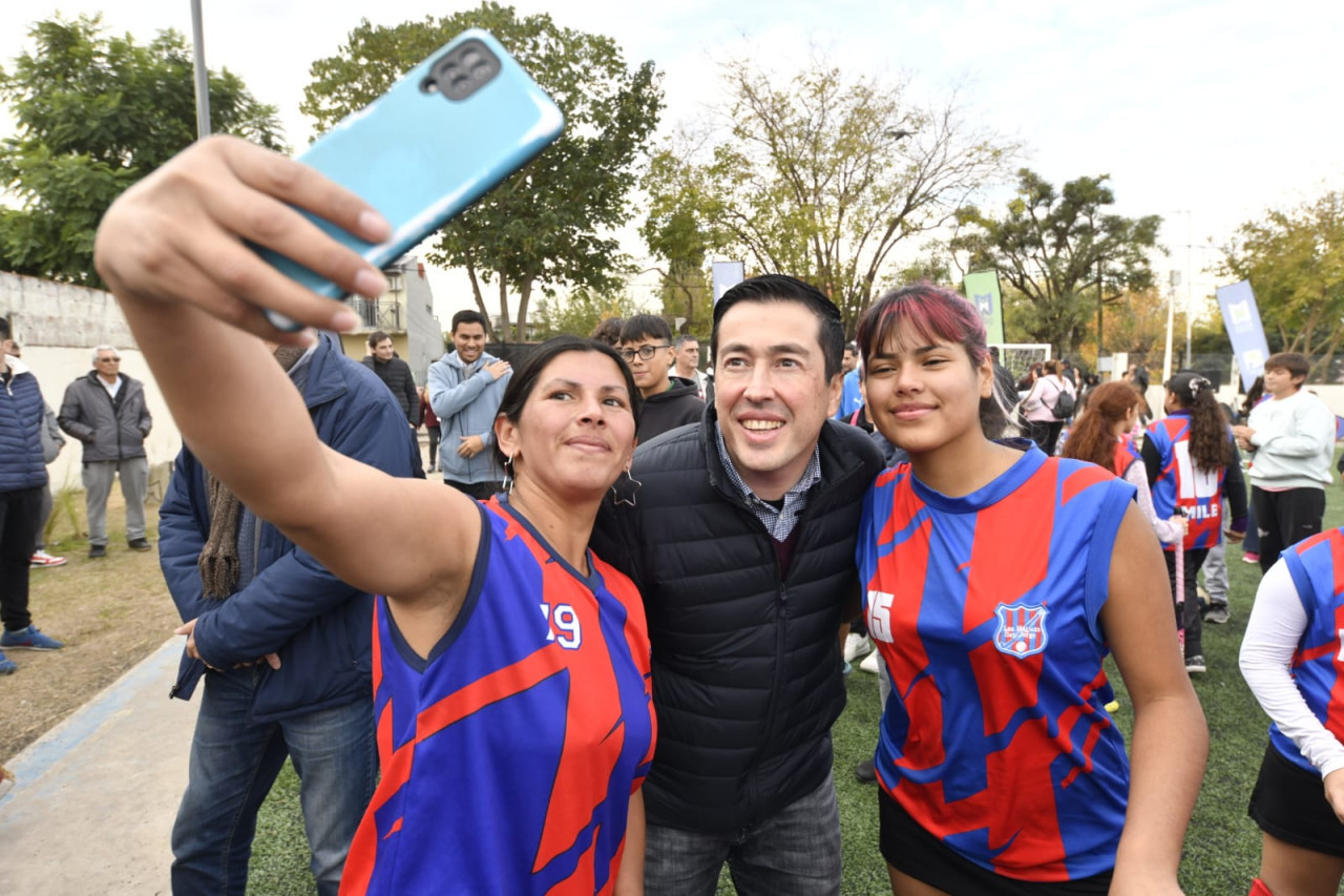 Leo Nardini inauguró el “Playón Multideportivo Villa de Mayo”.