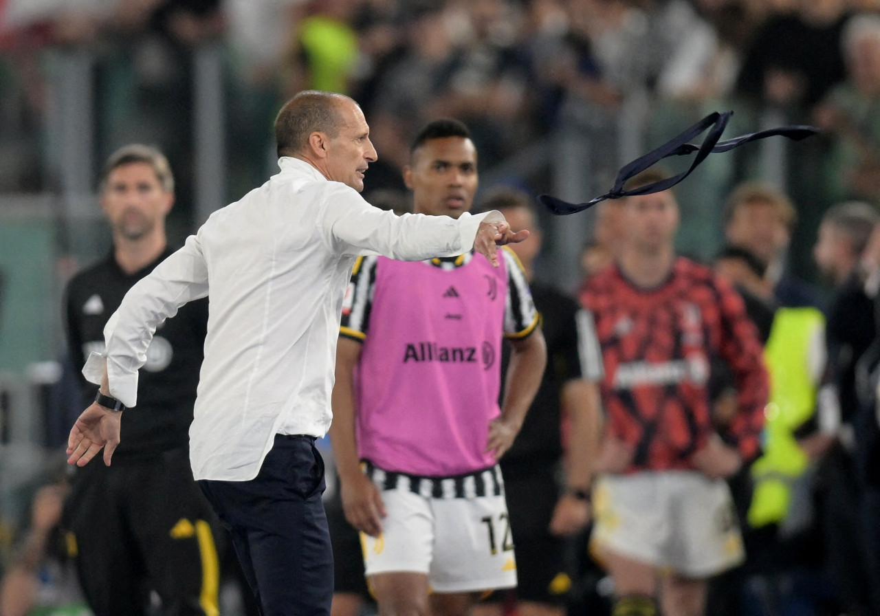 Enojo de Massimiliano Allegri en la final de la Copa Italia. Foto: REUTERS.