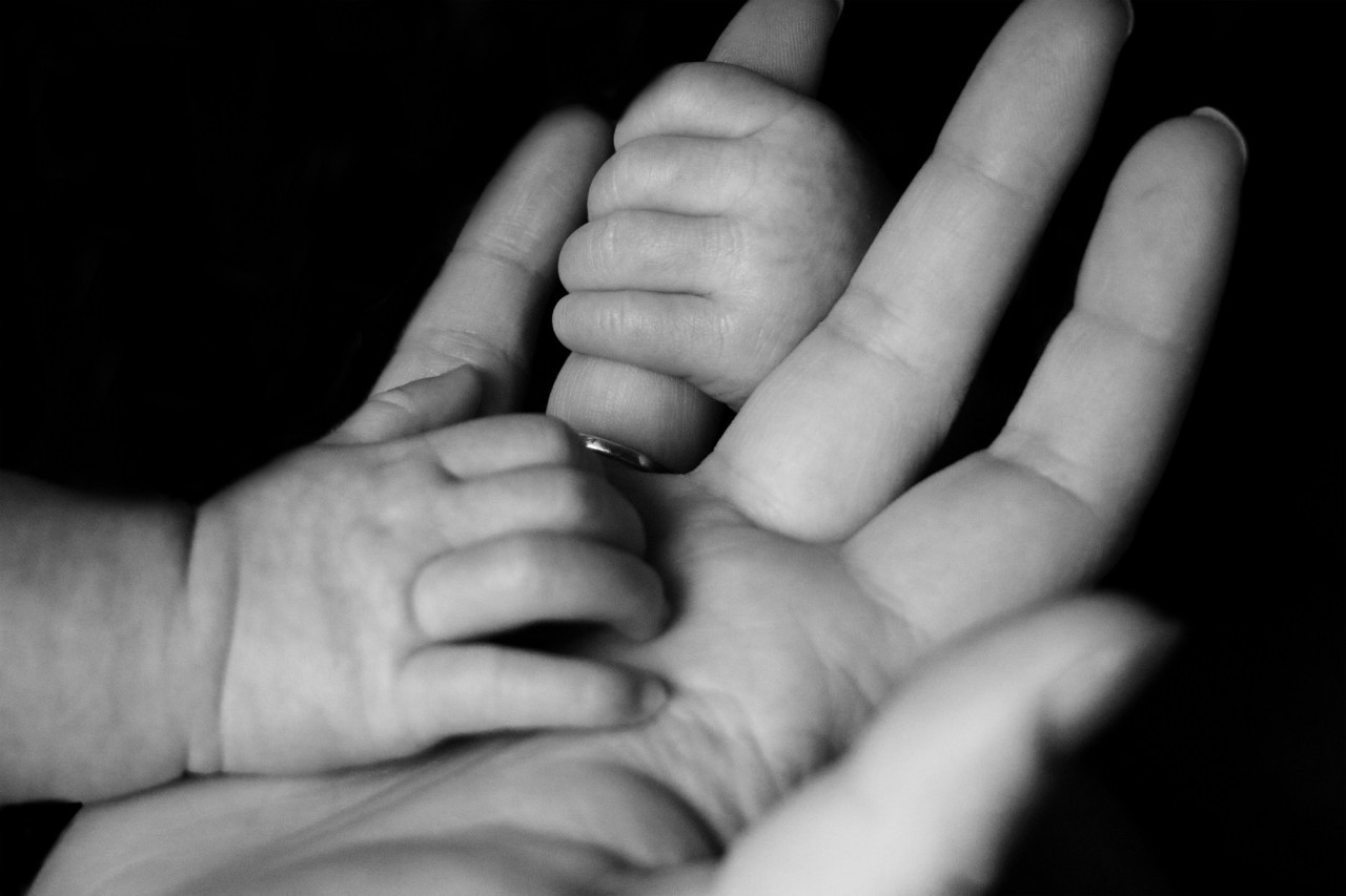 Vínculo, relación, hijo, madre, bebe, maternidad. Foto Unsplash.