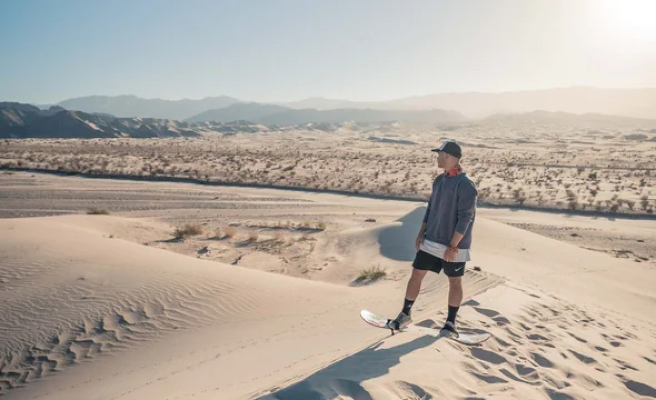 Las dunas de Catamarca son un gran lugar para hacer sandboard. Foto NA.