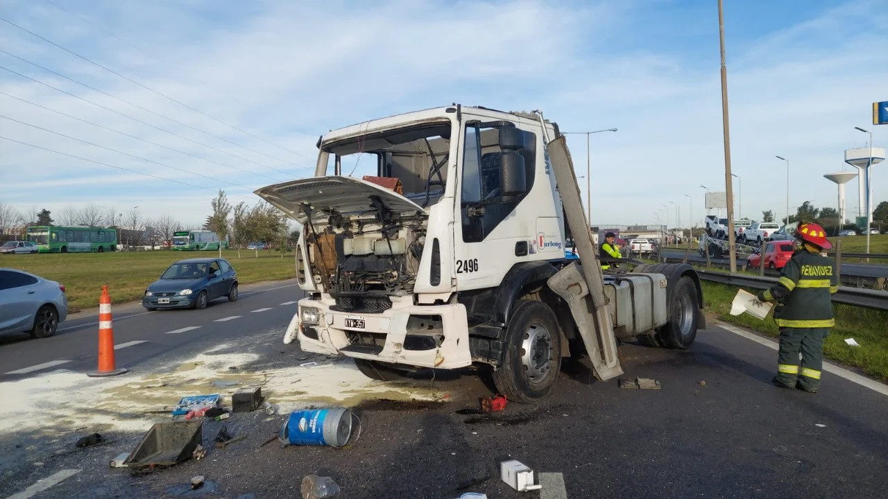 Un hombre murió tras ser aplastado por su propio camión en la Panamericana. Foto: NA