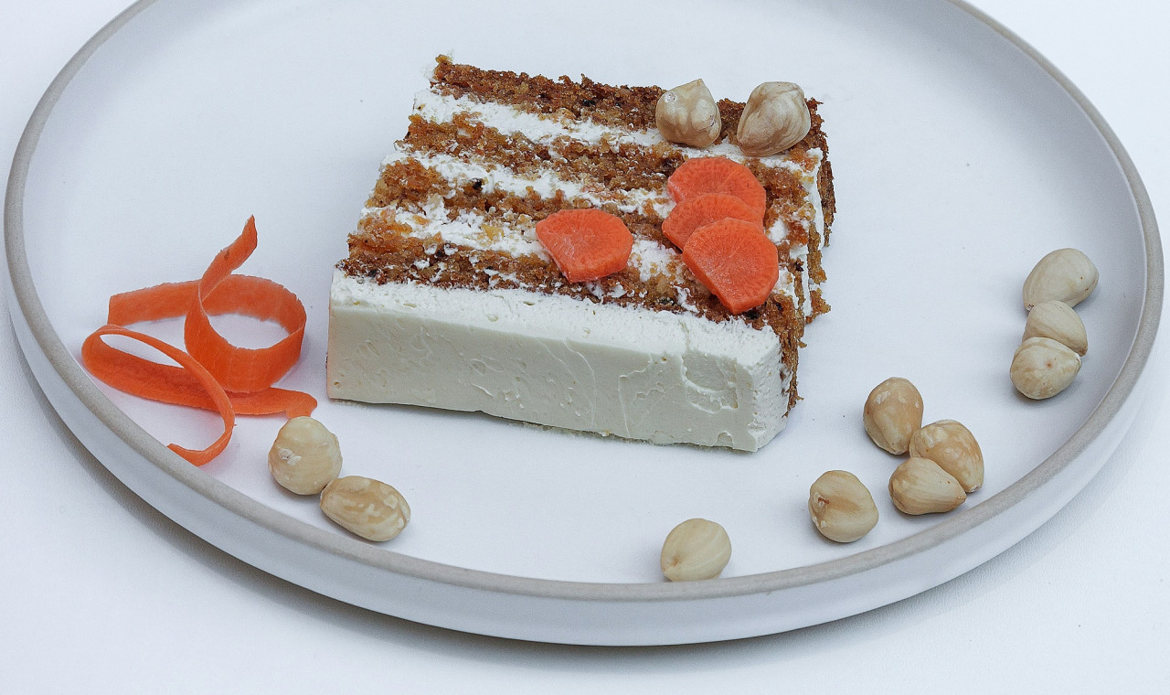 Carrot cake, torta saludable, avena. Foto Unsplash.