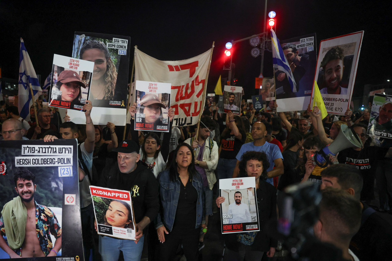 Protesta exigiendo la liberación inmediata de los rehenes en Israel. Foto: Reuters