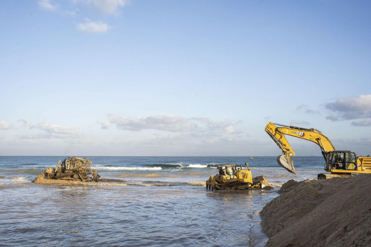 Muelle flotante construido por Estados Unidos en Gaza. Foto: EFE.