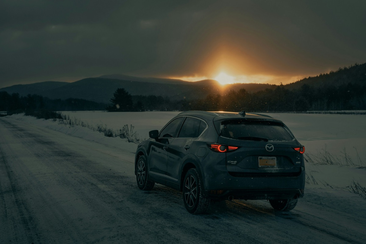 Nevada; nieve; autos. Foto: Unsplash.