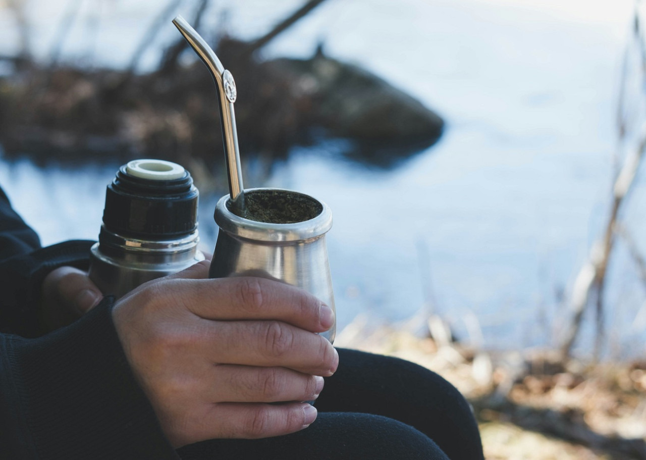 Tomar mate. Foto: Unsplash