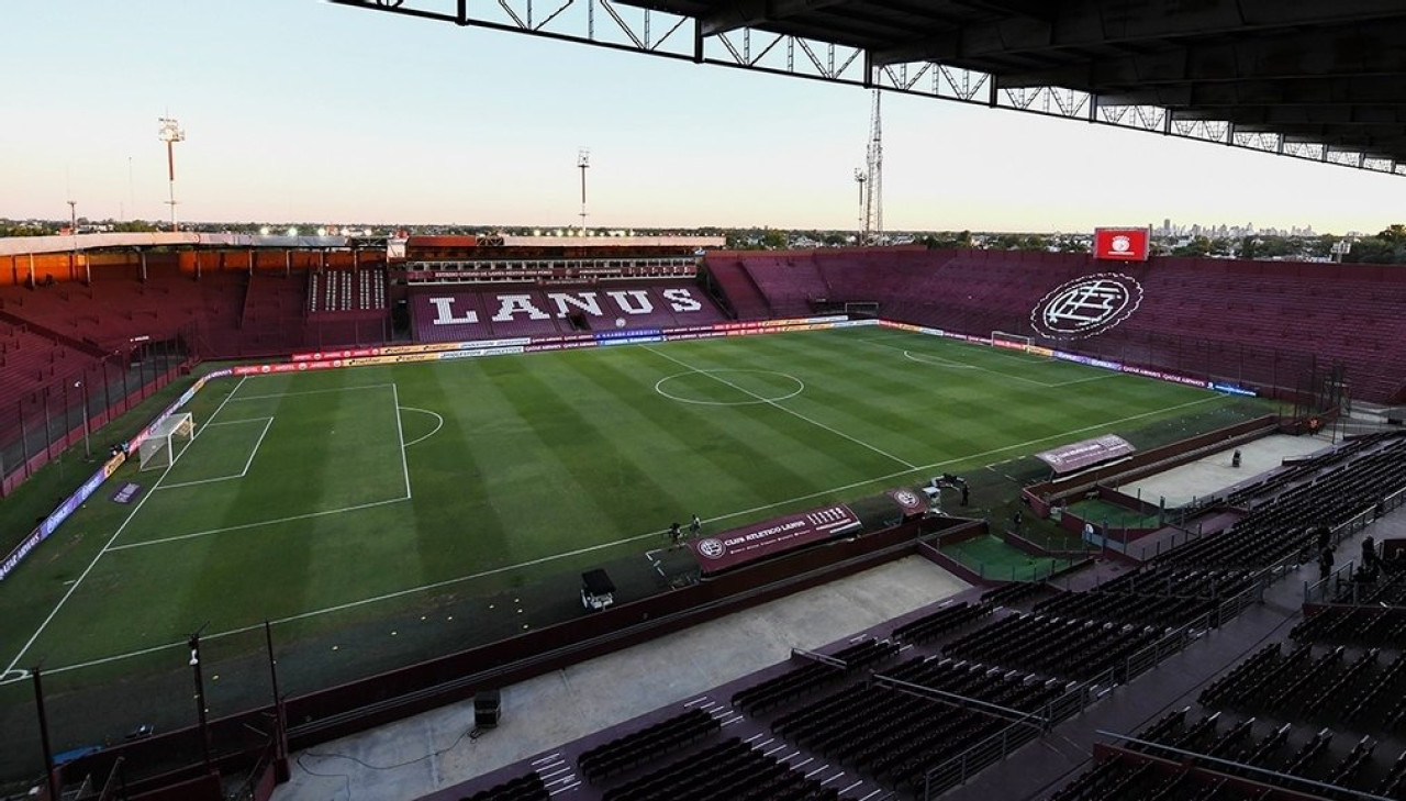 Estadio de Lanús.