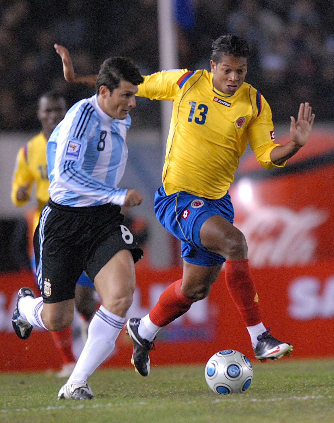 Fredy Guarín en la Selección de Colombia frente a la Selección Argentina. Foto: NA.