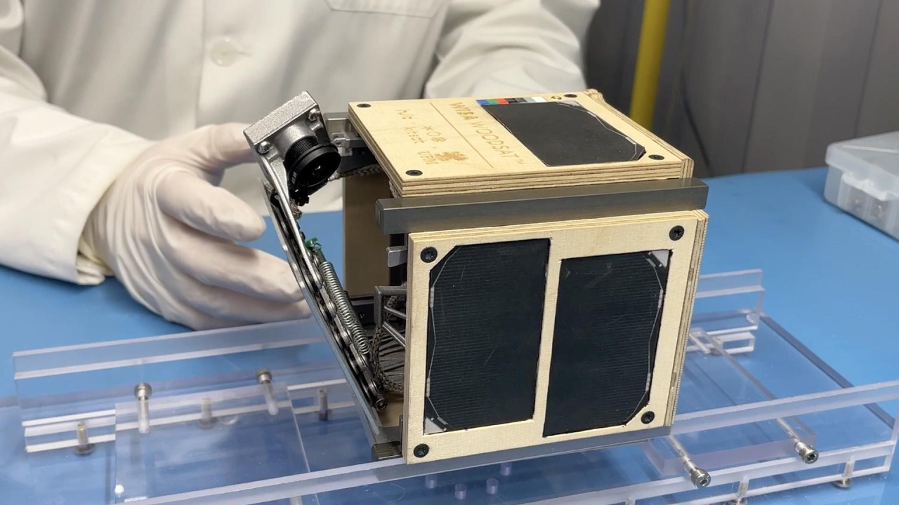 LignoSat, el primer satélite de madera. Foto: X