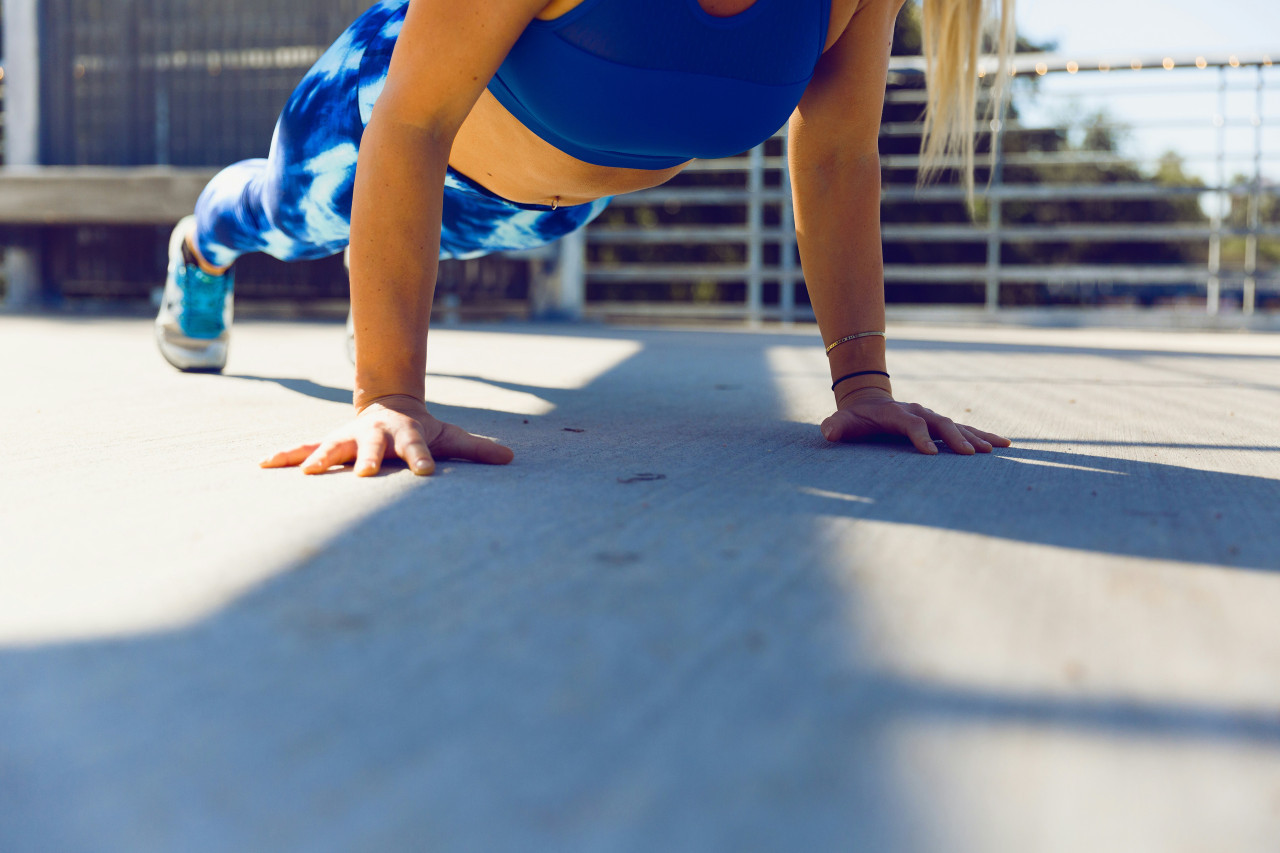 La plancha, un ejercicio fundamental. Foto: Unsplash