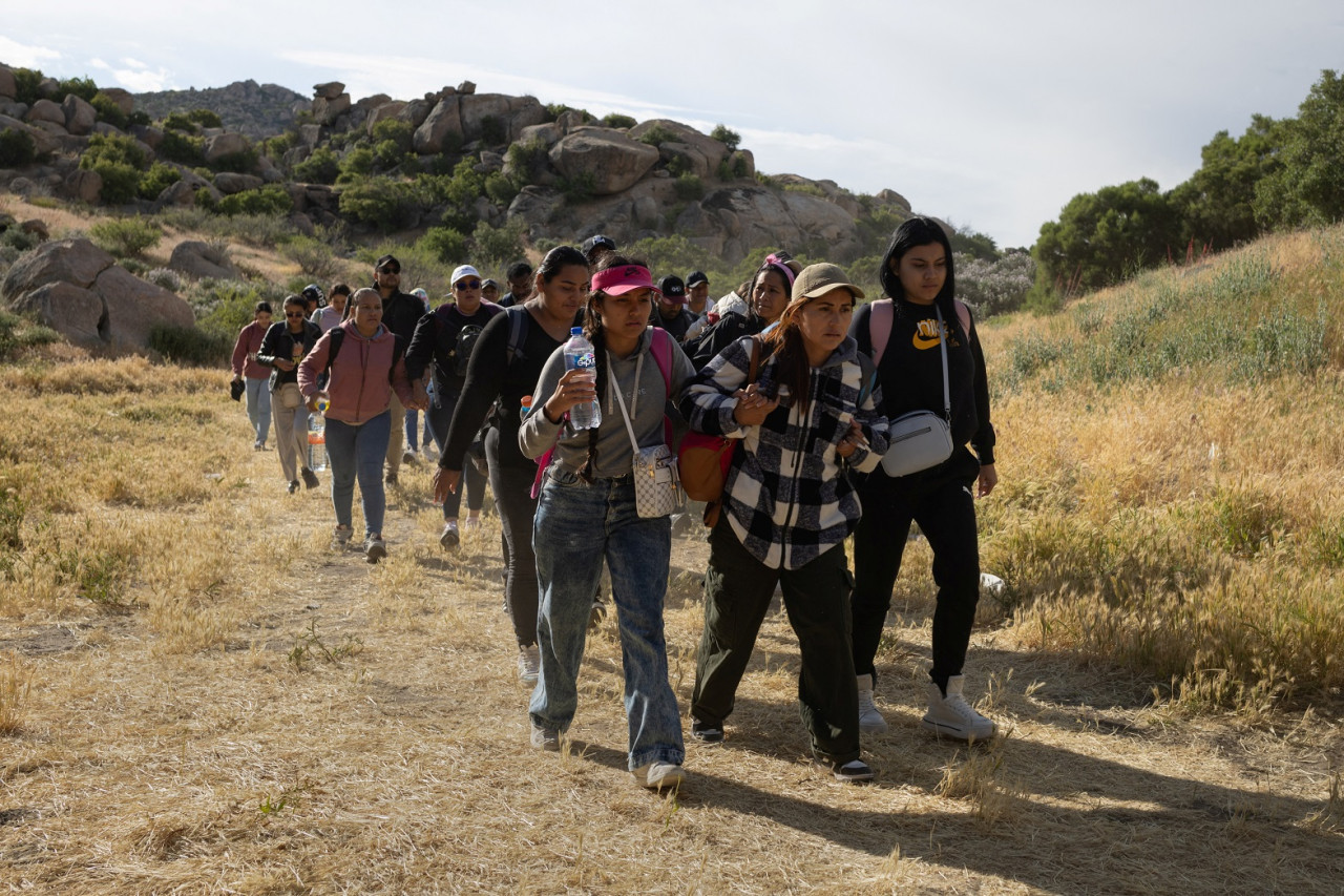 Migrantes en la frontera México-Estados Unidos. Foto: Reuters