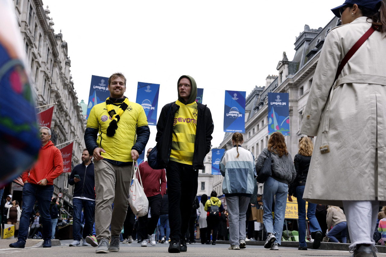 Fanáticos del Borussia Dortmund en la previa de la final de la Champions League 2023/24. Foto: Reuters.