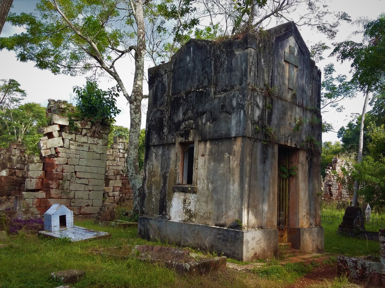 Cementerio de Santa Ana, Misiones. Foto: Facebook