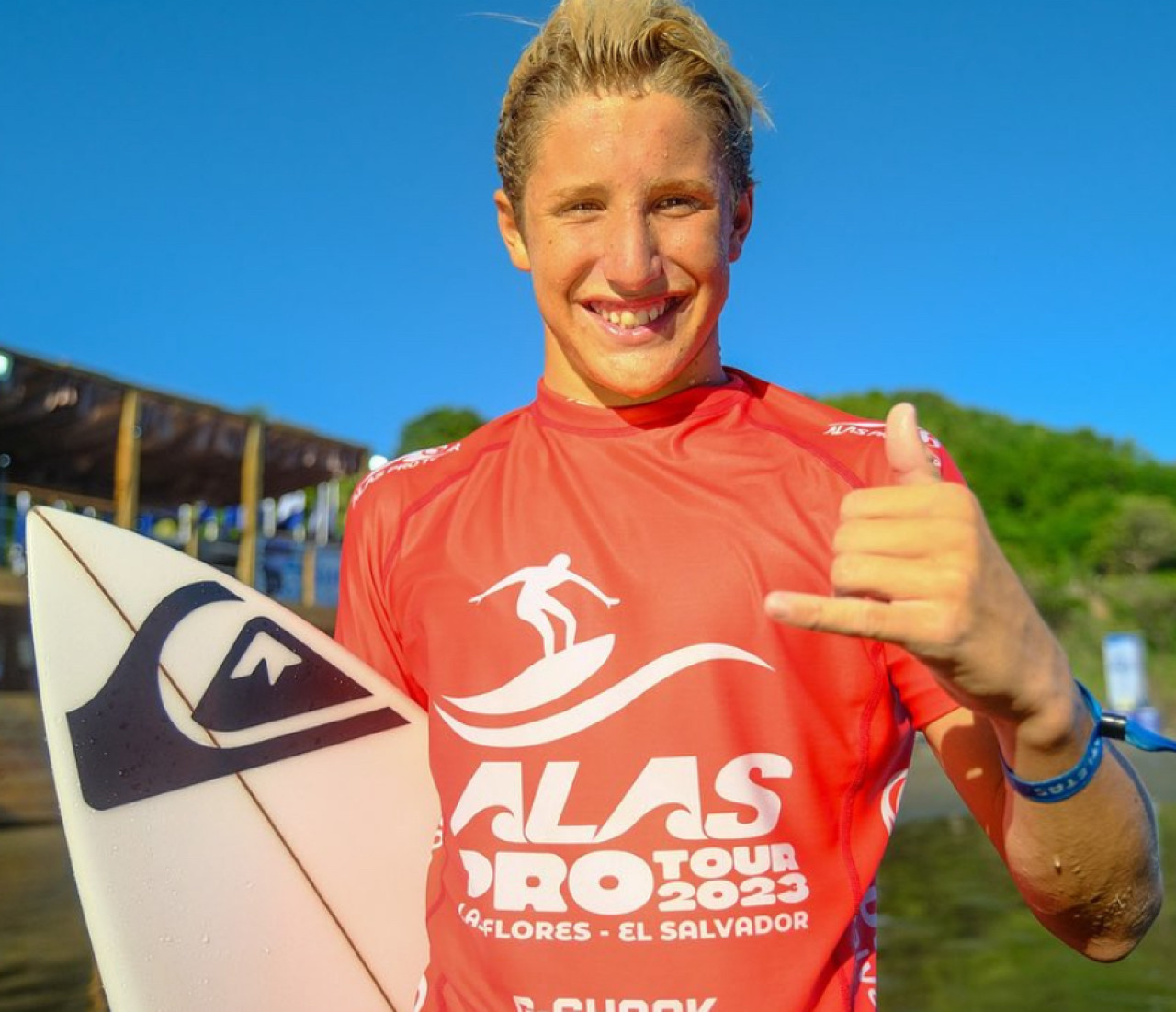 Thiago Passeri, campeón de Surf.