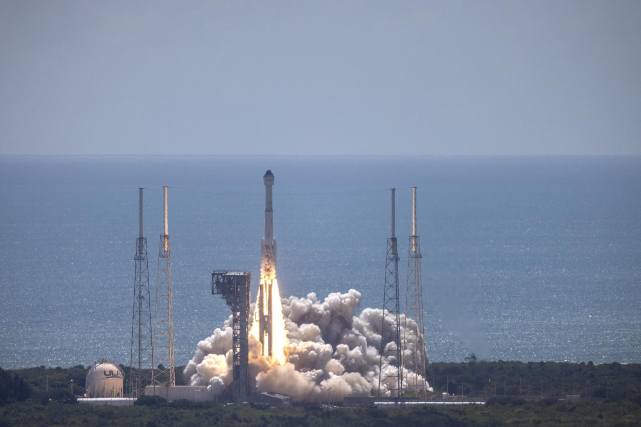 Histórico: despegó rumbo a la EEI la primera misión espacial tripulada de Boeing. EFE