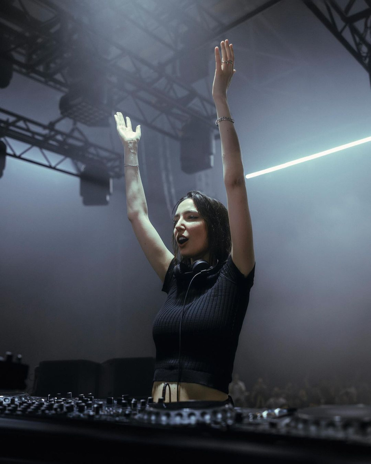 Amelie Lens dando show en el Zénith Paris - fuente  Intagram @amelie_lens