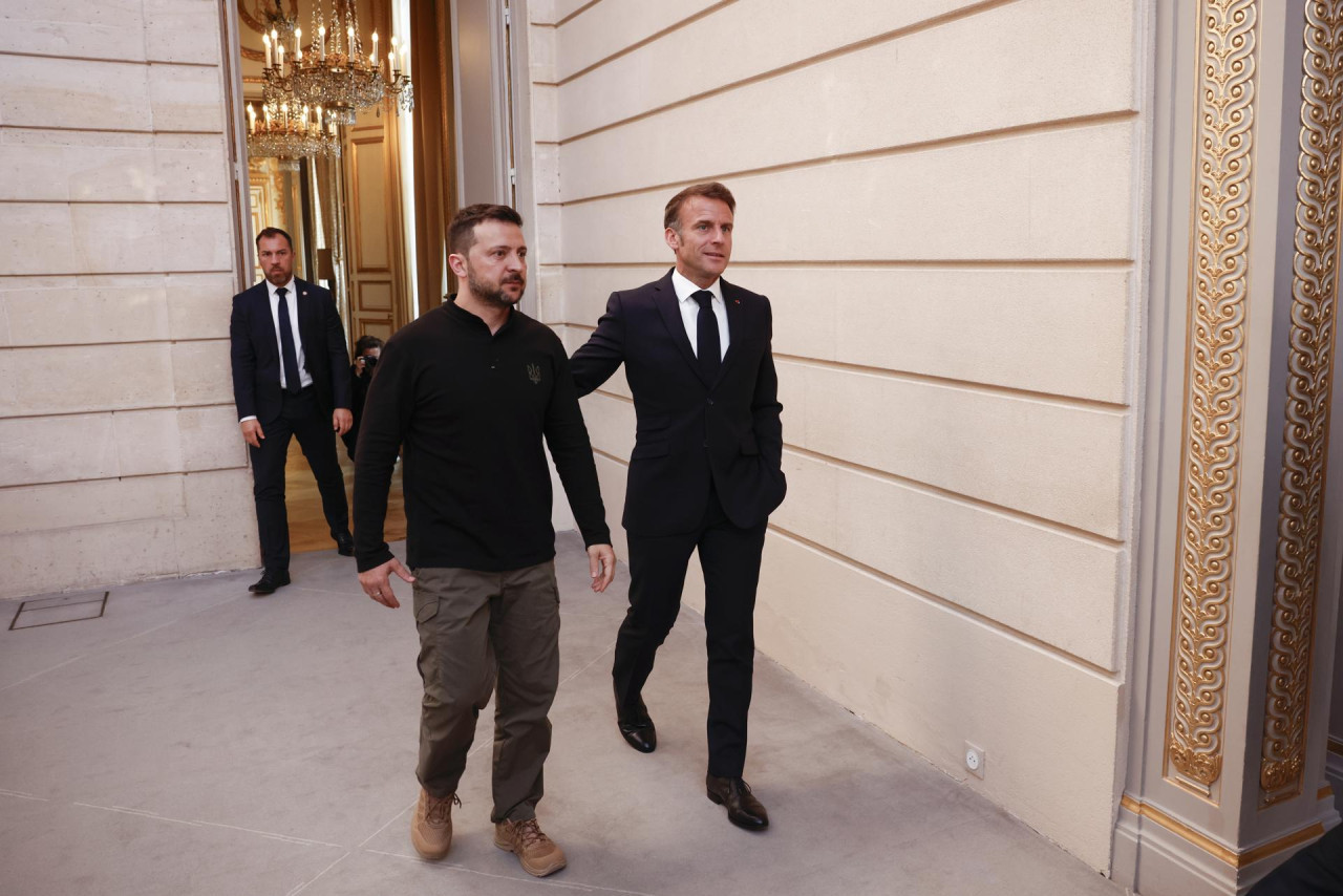 Volodimir Zelenski y Emmanuel Macron. Foto: EFE