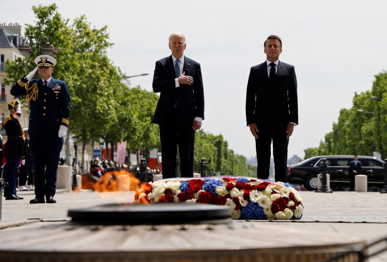 Joe Biden y Emmanuel Macron en Francia. Foto: Reuters.