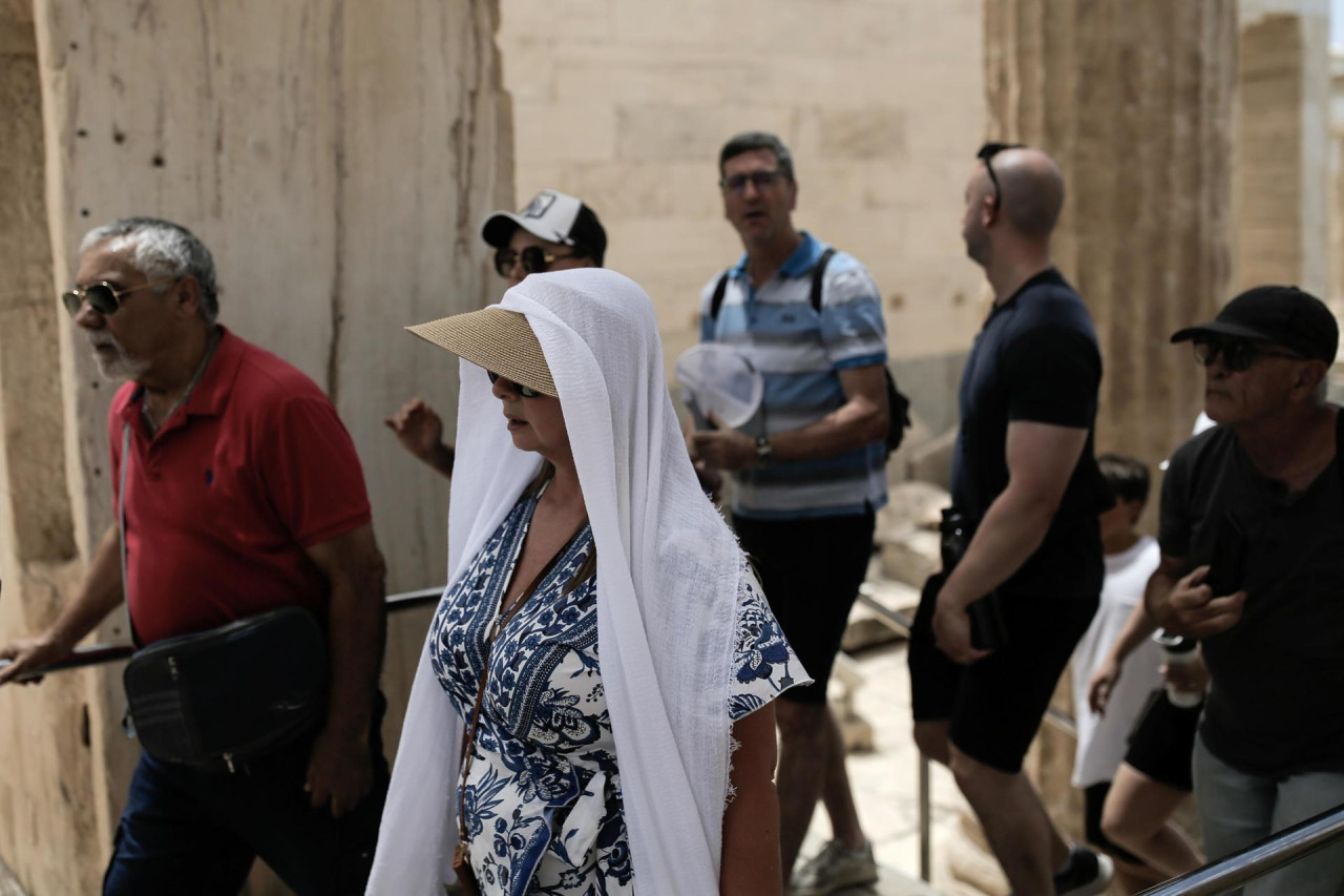 Cierra la Acrópolis de Atenas por la ola de calor que azota Grecia. Foto: EFE.