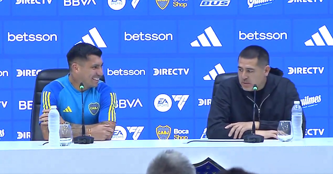 Gary Medel y Juan Román Riquelme; Boca Juniors. Foto: Captura