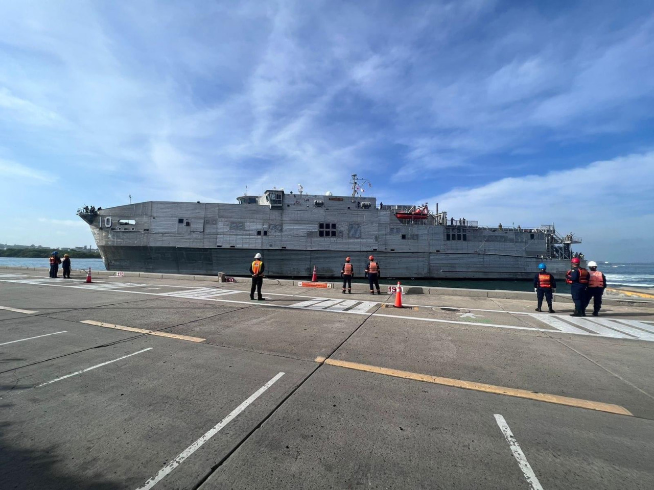 El buque hospital USNS Burlington de la Armada de EEUU visitará América Latina. Foto: X @FNC_ArmadaCol